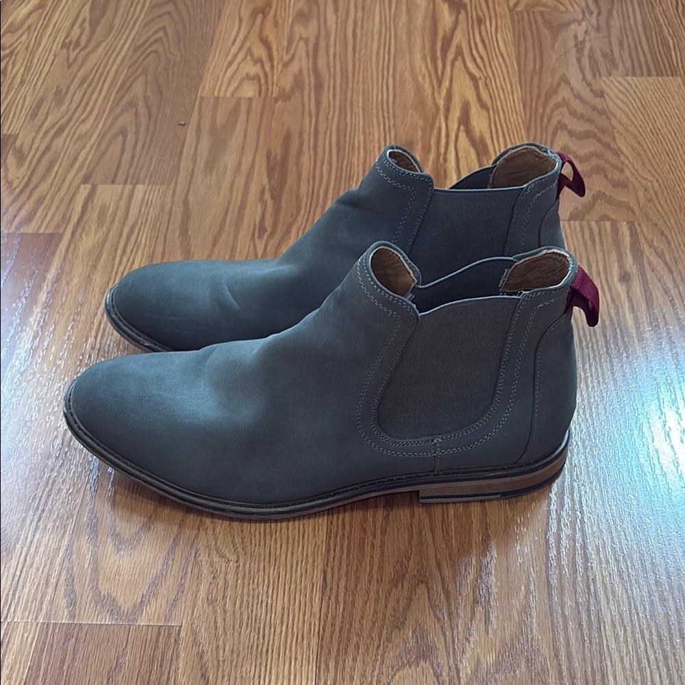 Steve Madden Gray Chukka Boots Classic Design
